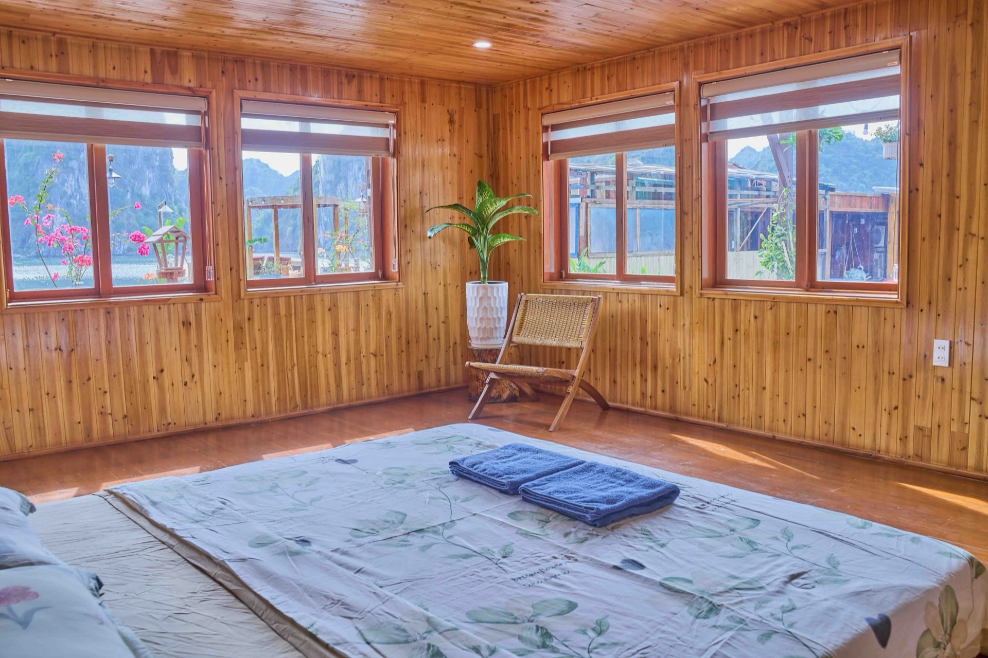 Double Room with Bay View — Room 5
